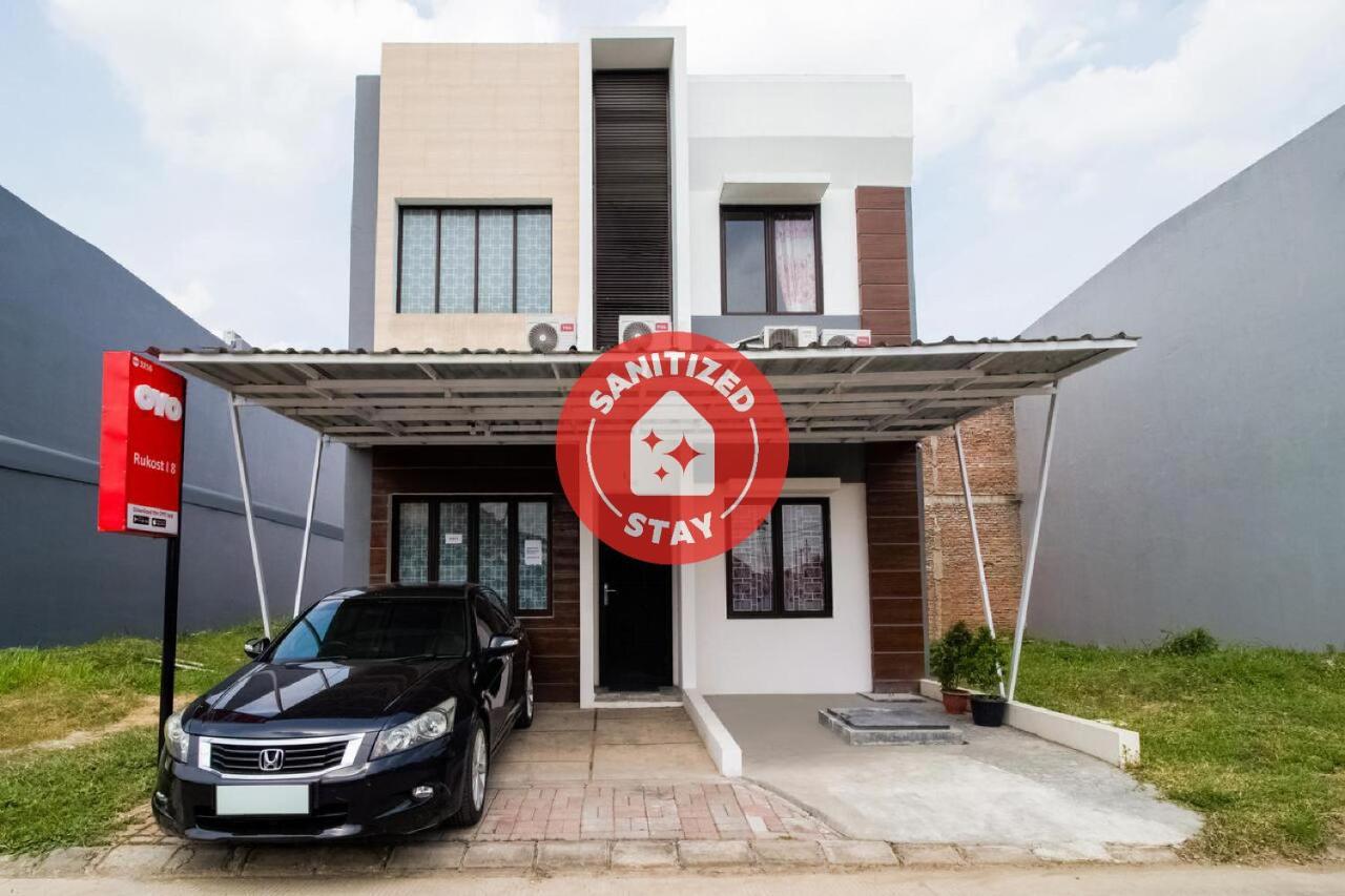 Oyo 3256 Rukost I8 Hotel Karawang Eksteriør billede