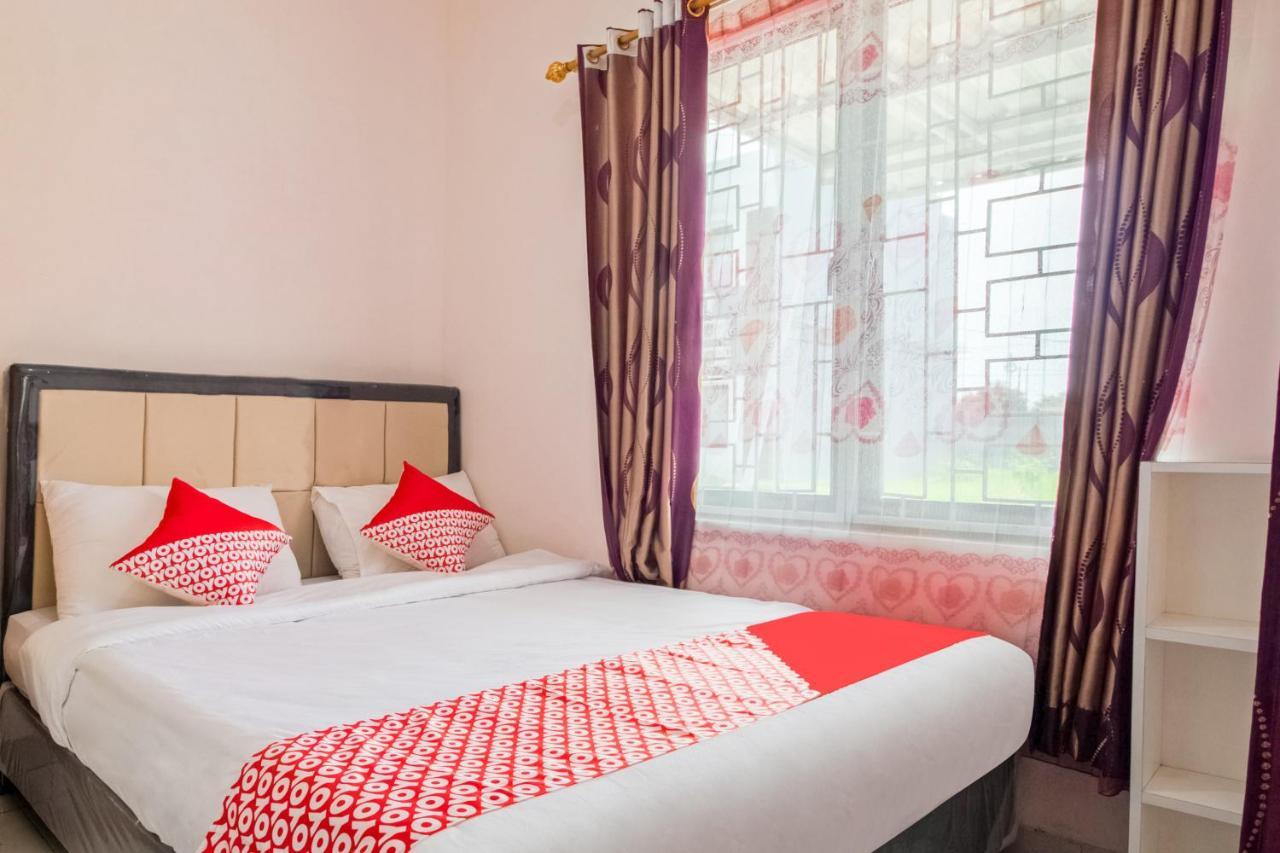 Oyo 3256 Rukost I8 Hotel Karawang Eksteriør billede