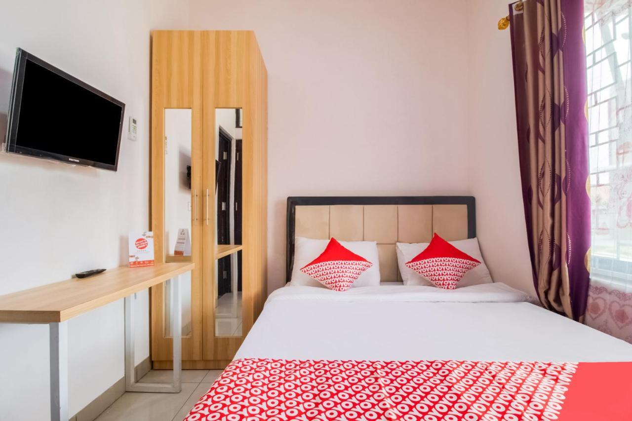 Oyo 3256 Rukost I8 Hotel Karawang Eksteriør billede
