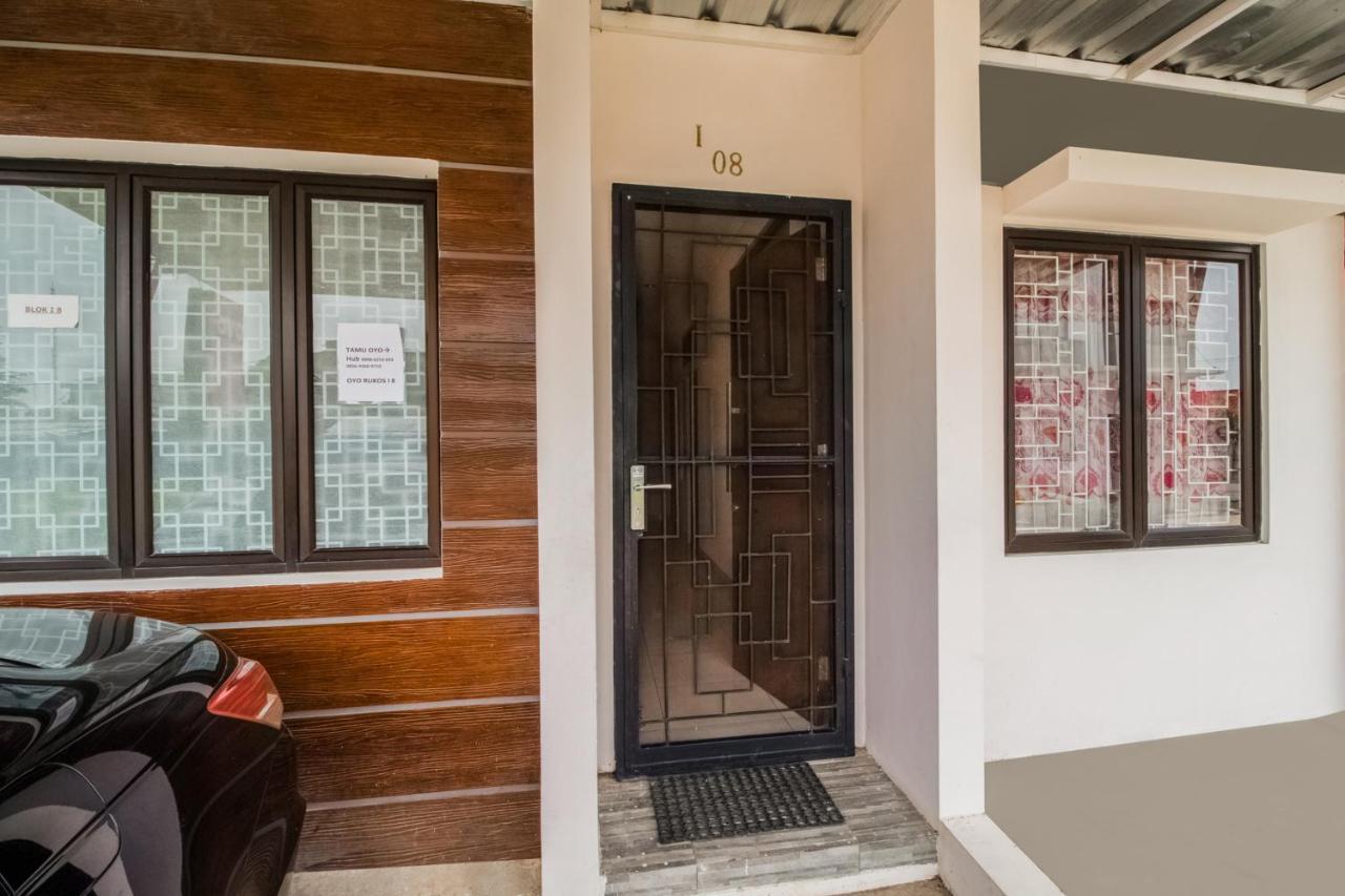 Oyo 3256 Rukost I8 Hotel Karawang Eksteriør billede
