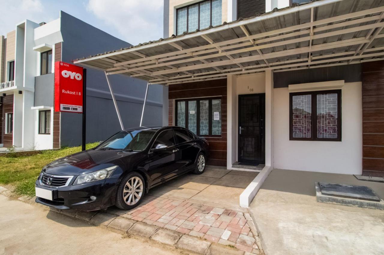 Oyo 3256 Rukost I8 Hotel Karawang Eksteriør billede