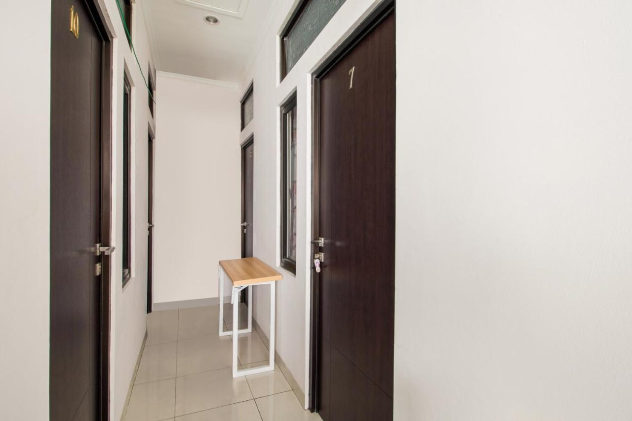Oyo 3256 Rukost I8 Hotel Karawang Eksteriør billede