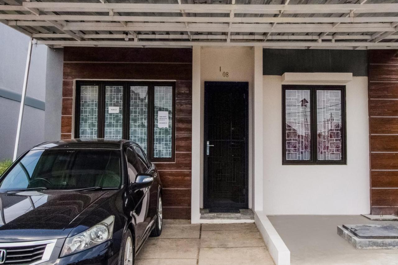 Oyo 3256 Rukost I8 Hotel Karawang Eksteriør billede