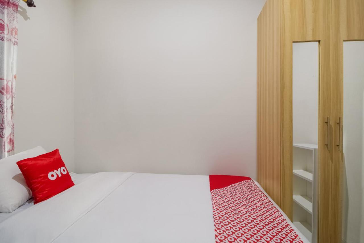 Oyo 3256 Rukost I8 Hotel Karawang Eksteriør billede