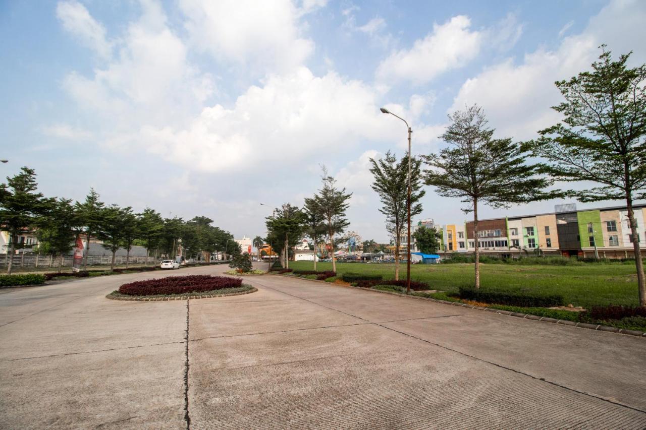 Oyo 3256 Rukost I8 Hotel Karawang Eksteriør billede